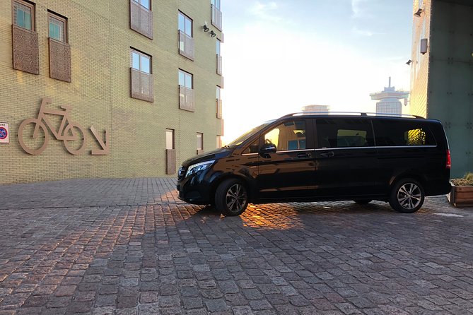 1-15 persons Taxi or Bus Transfer Amsterdam in Amsterdam City - Who this transfer is best for