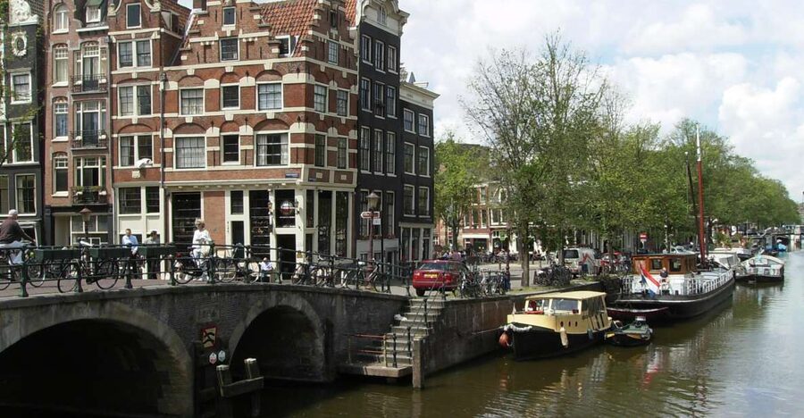 2.5-Hour Amsterdam Sightseeing Tour by Bike - Starting Point and Bike Logistics, Including the Camera Rule