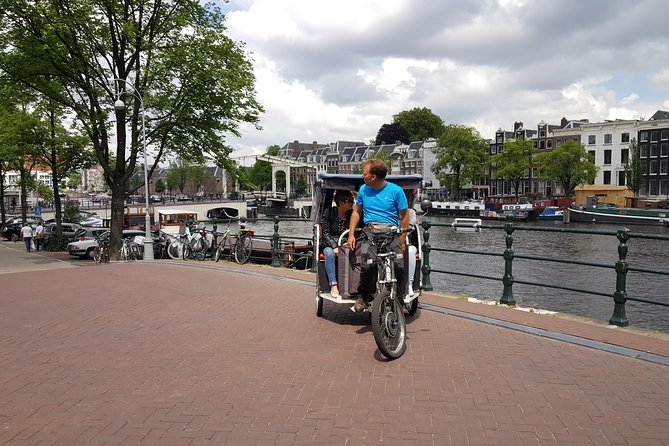 2.5 hours Amsterdam Pedicab Tour - What a private Amsterdam pedicab tour feels like