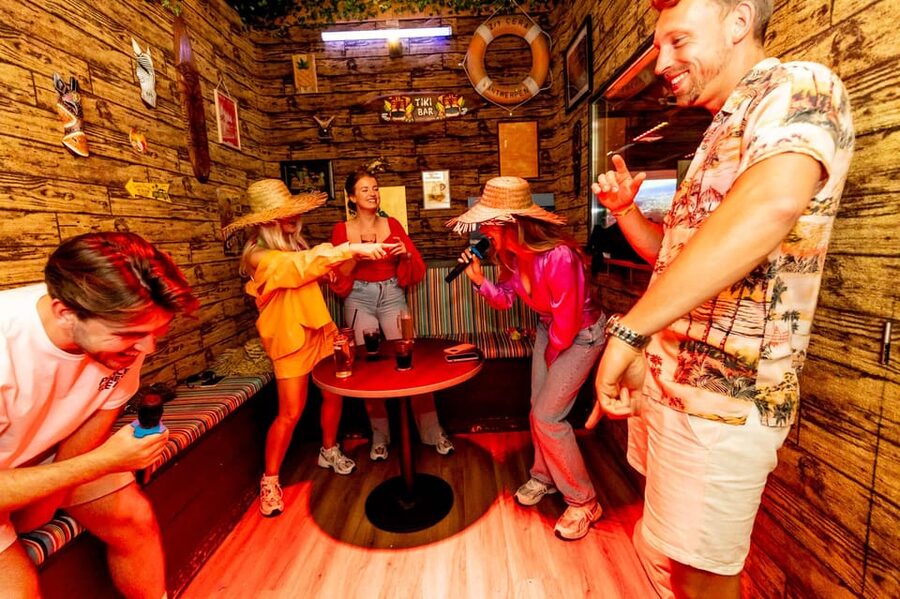 Aloha Amsterdam: Private Karaoke Booth with 20.000 Songs - Inside the Tropical Booth: How the Singing Works