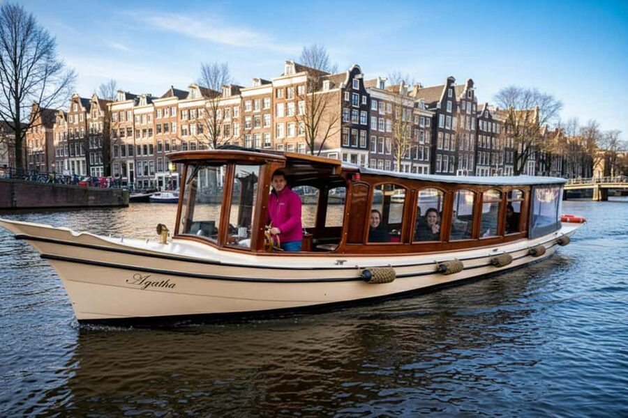 Amsterdam:1.5-Hour Canal Cruise local Guide, Drinks & Snacks - Price and Value: What $25 Actually Buys You