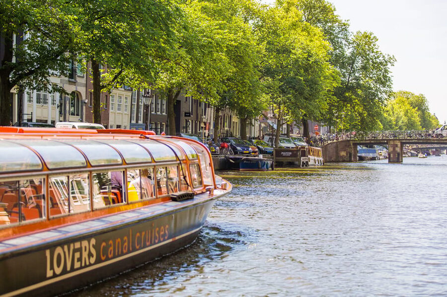 Amsterdam: 1-Hour Canal Cruise & NEMO Science Museum - Who This Experience Is Best For (And Who Should Skip)