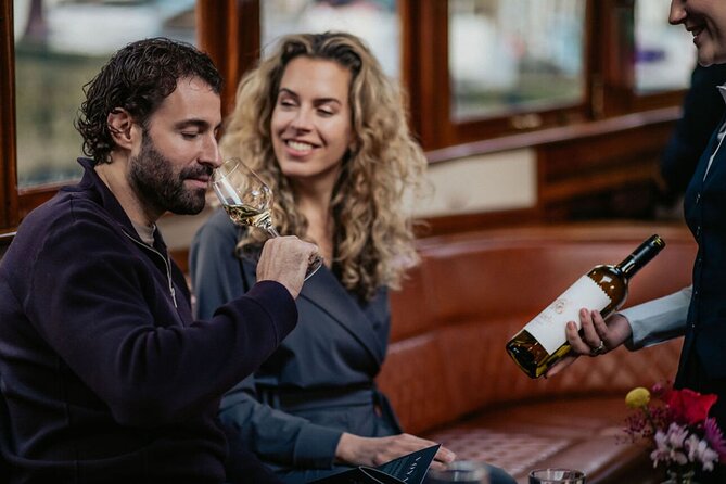 Amsterdam: 2-Hour Canal Cruise incl. Drinks & Dutch Snacks - How the Crew Storytelling Makes the Ride Better