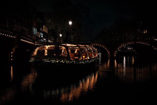 Amsterdam 2-Hour Evening Cruise With Live Guide and Bar - Amstel River and Magere brug, when the city looks cinematic