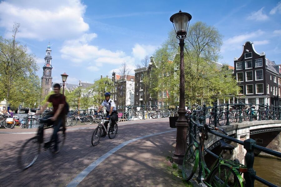 Amsterdam: 3-Hour Private Bike Tour of the City Center - Why this Amsterdam bike tour clicks in the city center