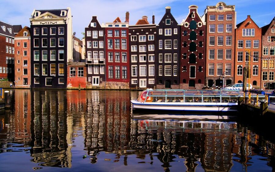 Amsterdam: 3-Hour Private Highlights City Tour by Minivan - Dam Square, Royal Palace, and Old Church views