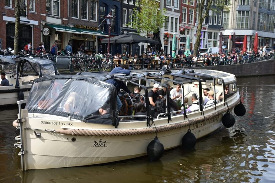 Amsterdam: 420 Smoke-Friendly Boat Tour - The canal cruise route and the views you actually get