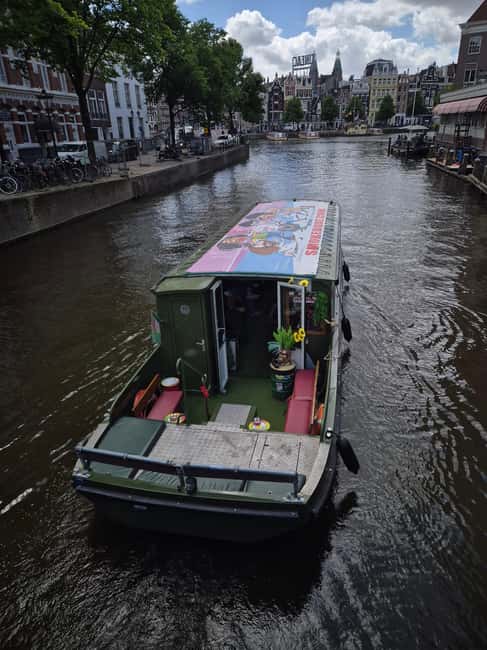 Amsterdam: 420 Smoke-Friendly Boat Tour - Drinks, snacks, and the limits of what the boat provides
