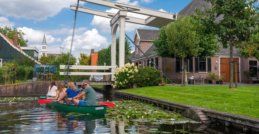 Amsterdam 5-Hour Guided Canoe Trip in the Wetlands - The island picnic stop: food that makes the half-day feel complete
