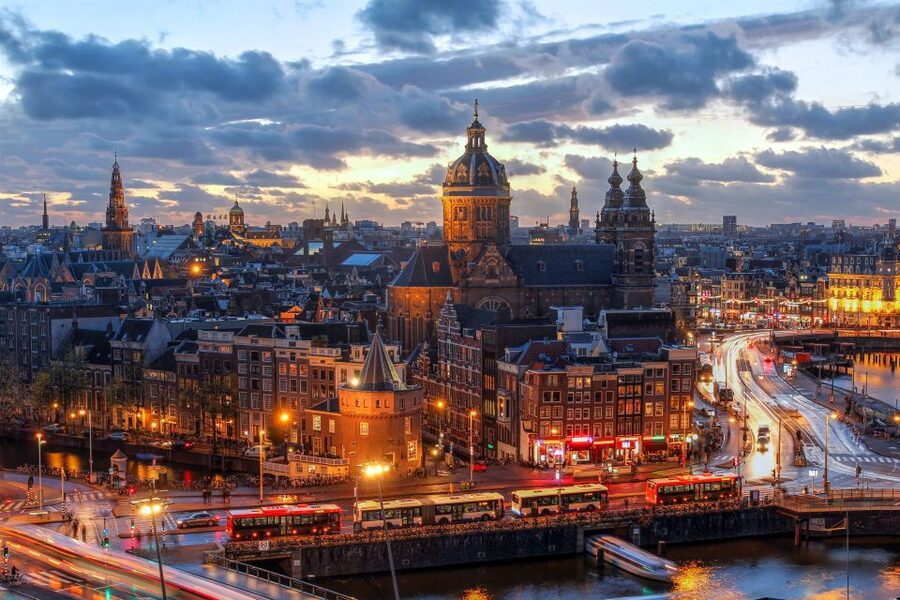 Amsterdam: After Dark Red Light District Tour - Meeting at Frisco Inn and the pace you should expect