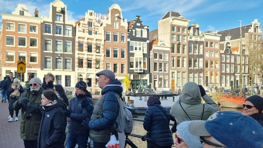 Amsterdam All In One Tour Walking Tour - Meeting Point: The White Umbrella Trick