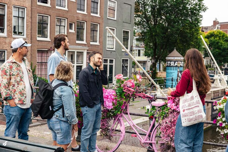 Amsterdam: Anne Frank Walking Tour - Guided in EN/DE/IT/ES - Resistance stories: why this tour includes more than suffering