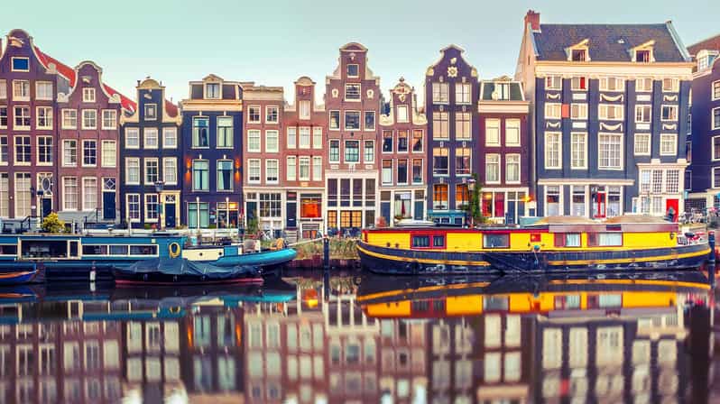 Amsterdam Audioguide - TravelMate app for your smartphone - What you get: 35 audio stops, 105 minutes of stories
