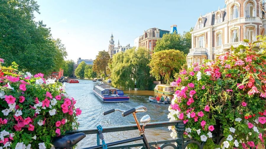 Amsterdam Audioguide - TravelMate app for your smartphone - The stop list: what you’ll be listening for in Amsterdam