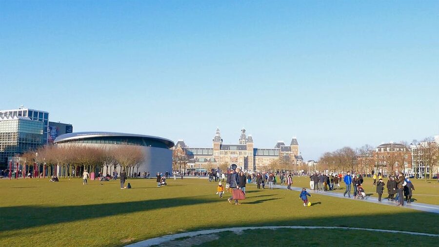 Amsterdam Audioguide - TravelMate app for your smartphone - Online or offline: saving data while still hearing the stories