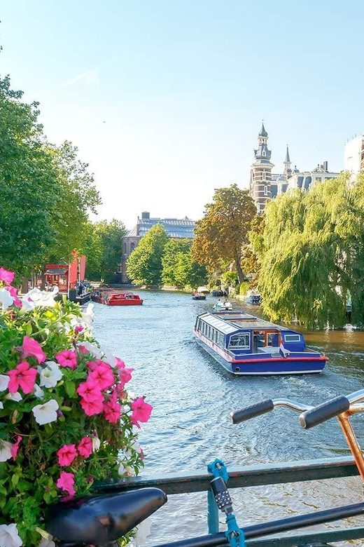 Amsterdam Audioguide - TravelMate app for your smartphone - Learning without crowd pressure: text, quiz, and earbuds