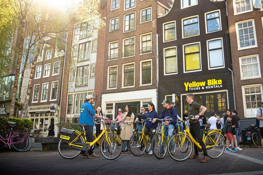 Amsterdam Bike Rental: Central Station & City Center - A practical 1-day plan: from Central Station canals to bridge-hop city vibes