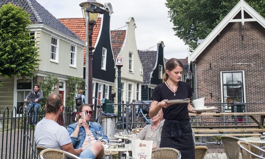 Amsterdam: Bike Tour (Noord) in German or English - Sea Palace to the IJ crossing: where the ride really begins