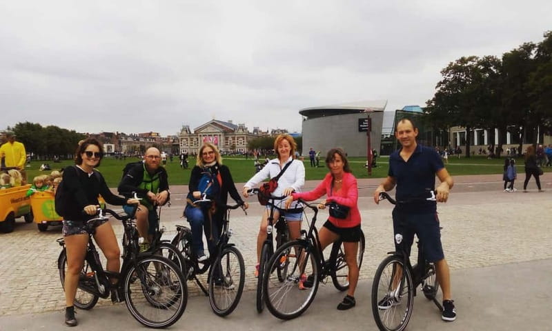 Amsterdam bike tour with a French-speaking guide local! - Small-group touring (max 12): where the experience gets better