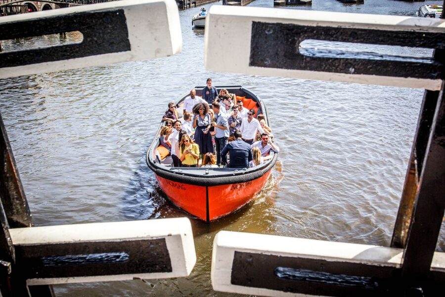 Amsterdam: Canal Belt Private Beer Boat Tour - Who this Amsterdam beer boat tour suits best