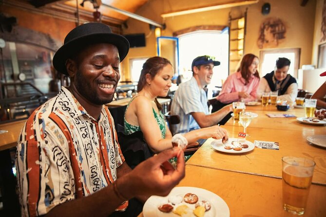 Amsterdam Canal Cruise and local Food Tour - Meeting local artisans: food tastes better when you meet the makers