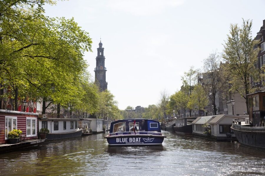 Amsterdam Canal Cruise and Maritime Museum Combined Ticket - Audio guide and language options: how to use it without wasting time