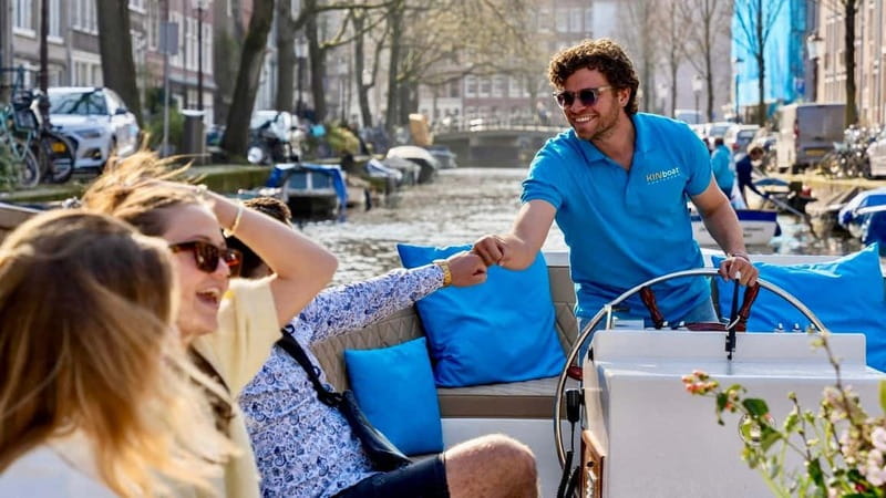 Amsterdam: Canal Cruise in Open Boat with Drink Option - Open-boat comfort: what to wear and when to go