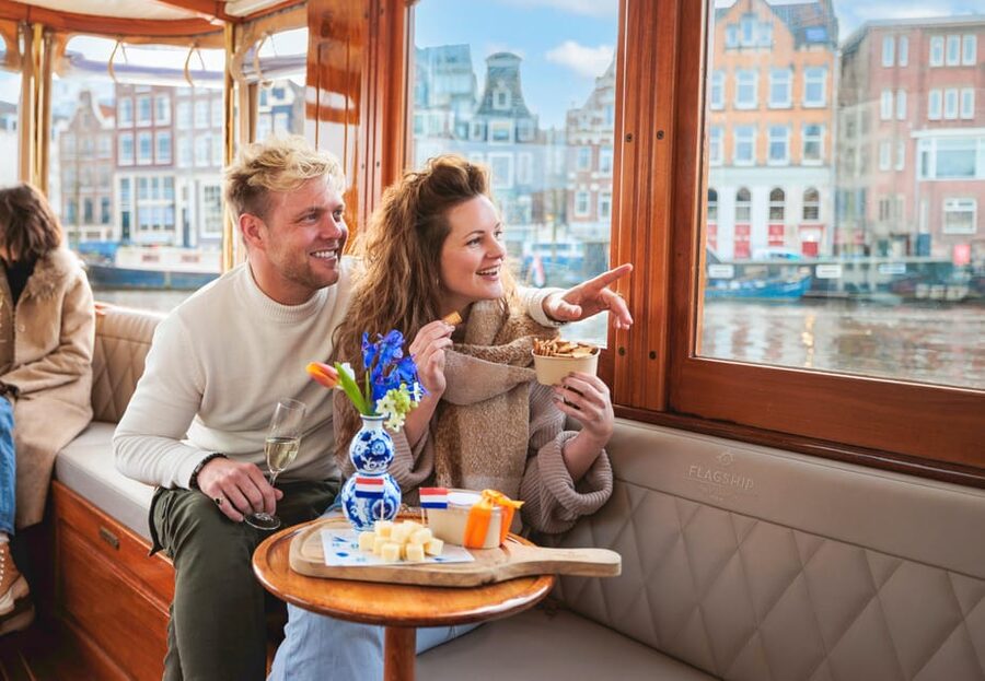 Amsterdam: Canal Cruise with Bubbles & Bites - What You Get on a 1-Hour Bubbles and Bites Cruise