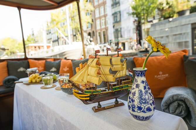 Amsterdam Canal Cruise with Cheese and Wine - From the Jordaan to the Canal Ring, What You See Along the Way