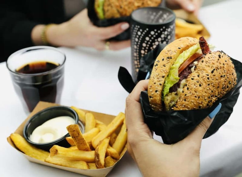 Amsterdam canal cruise with culinary burger or cheese & wine - Quick Facts Before You Pick Burger Or Cheese