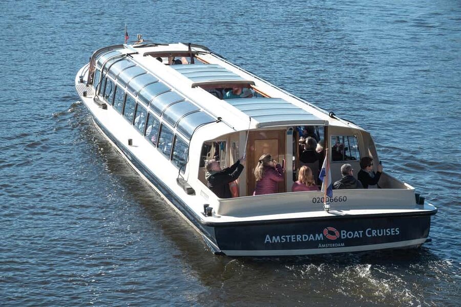 Amsterdam: Canal Cruise with Live Commentary & Audio Guide - Drinks onboard: yes, they’re extra, but it’s convenient