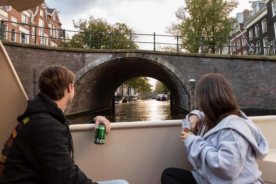 Amsterdam: Canal Cruise with Live Commentary & Audio Guide - Is the $14 price really good value?