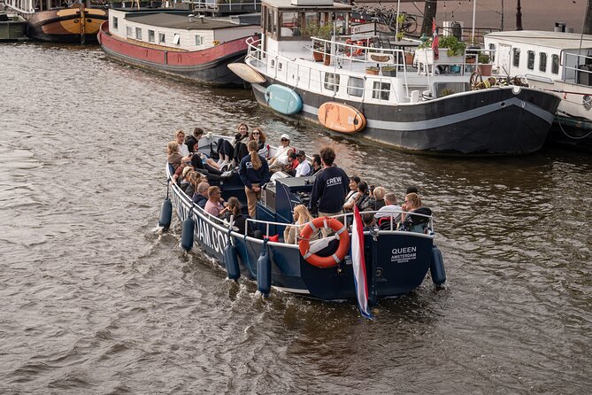 Amsterdam Canal Cruise with Live guide & Two drinks - Central St. - Who should book this canal cruise, and who might want another option