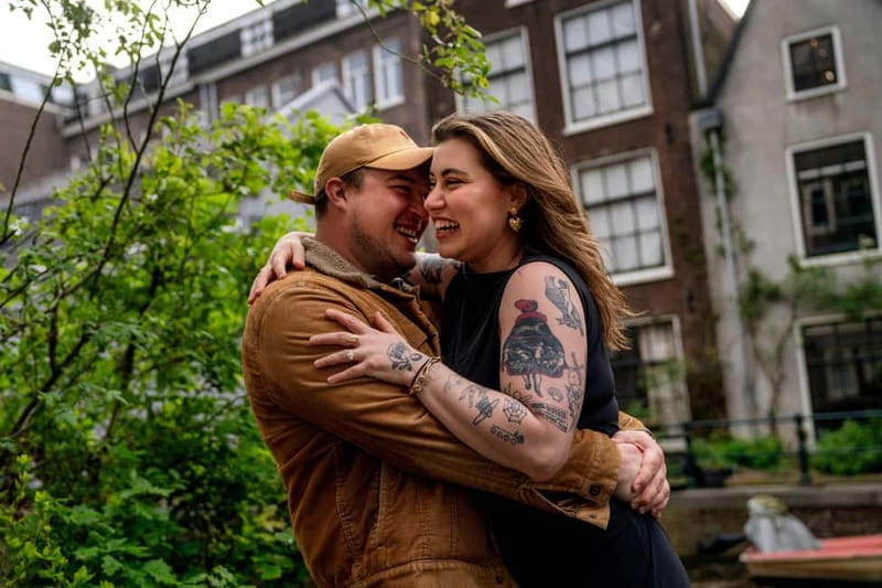 Amsterdam Canals Photoshoot: Private Solo, Family or Couples - Why this Amsterdam canals shoot feels different than selfies