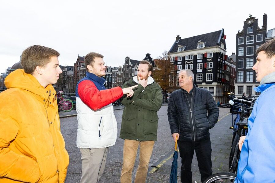 Amsterdam Central Walking Tour - Bent Houses, Wooden Foundations: Getting the Tilted-House Story Right