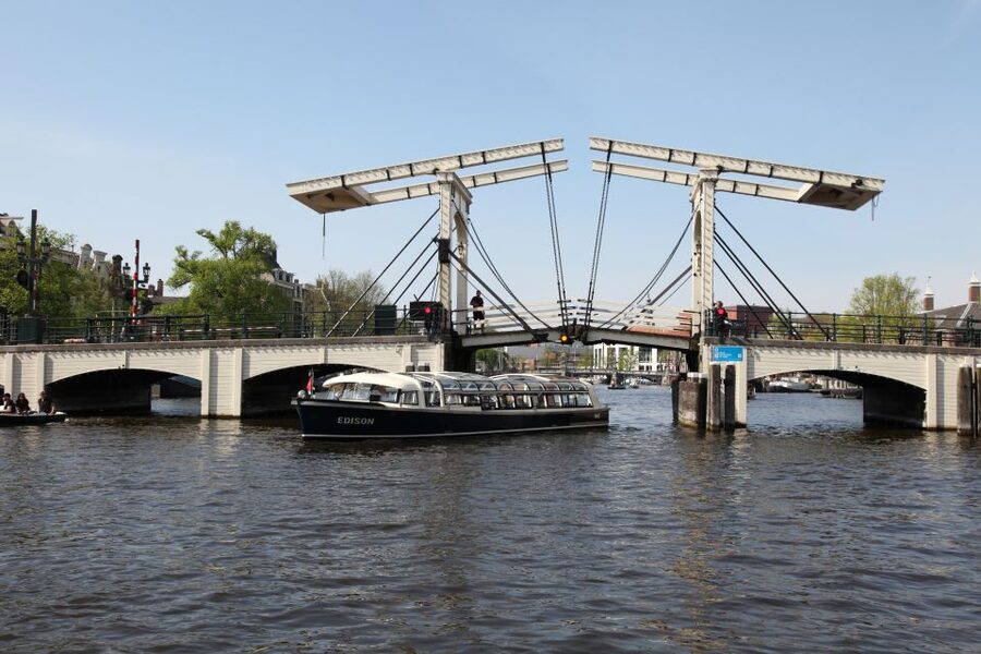 Amsterdam: City Canal Cruise & Straat Museum - The 75-minute Blue Boat canal cruise: what you will actually see