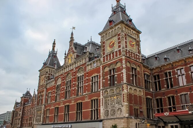 Amsterdam City Center, Red Light District and Coffee Shops Tour - National Monument: the 22-meter WWII reminder