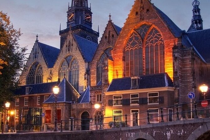 Amsterdam City Center, Red Light District and Coffee Shops Tour - De Wallen and coffee shops: how the tour keeps it practical