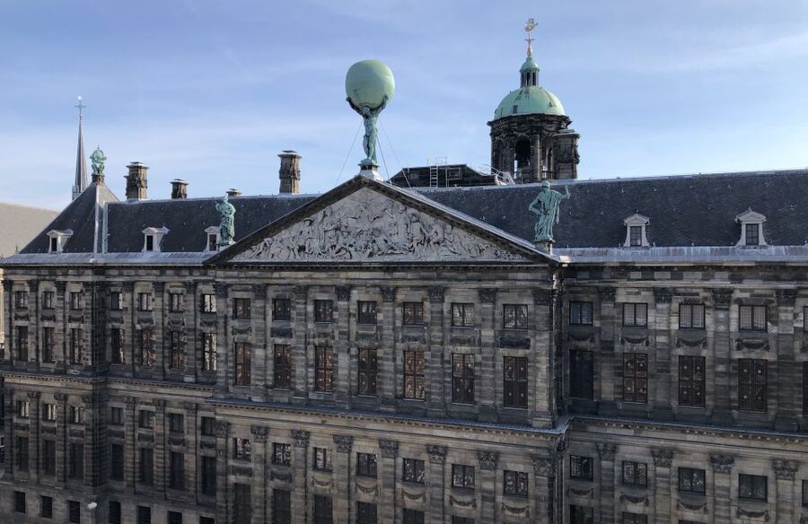 Amsterdam: City Center Walking Tour in italian - Kalverstraat Street and the story of everyday Dutch life