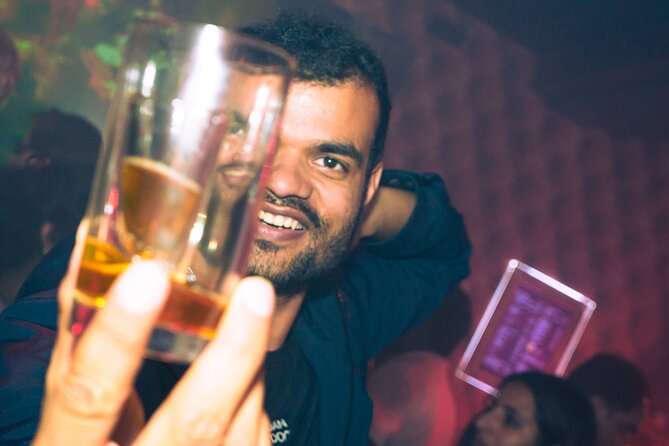 Amsterdam: City Centre Bar Crawl and Nightlife Experience - How the free shots and free beer work in real life