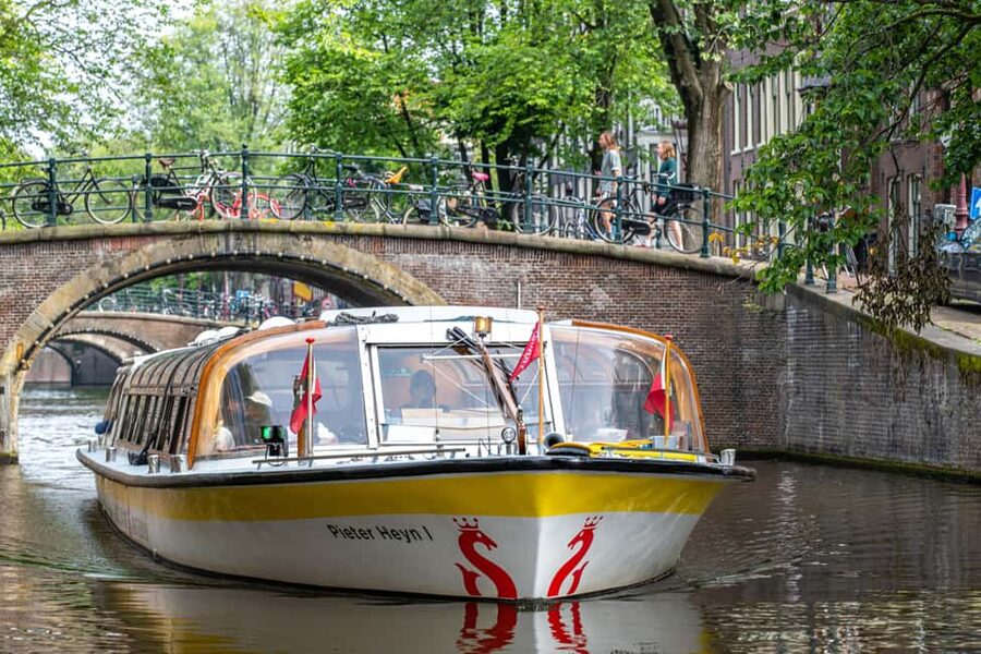 Amsterdam: City Centre Canal Cruise & Free Flower Cocktail - Key Things To Know Before You Go