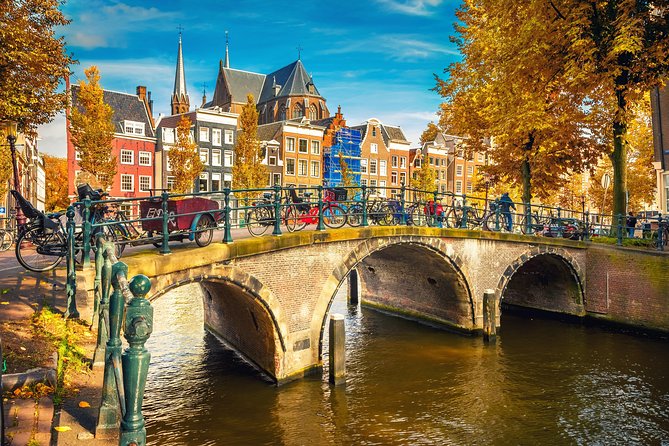 Amsterdam Classic Saloon Boat Cruise with Drinks and Cheese - A one-hour canal cruise that focuses on the “see it, get it” route