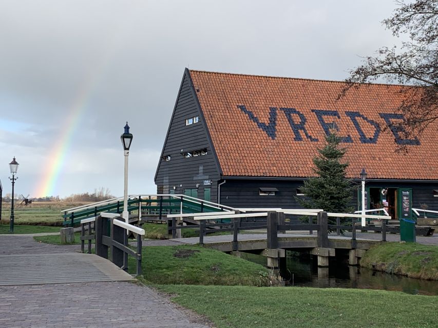Amsterdam: Countryside Bike Tour and Zaanse Schans Windmills - Leaving Amsterdam: Central Station to Zaandam by Train