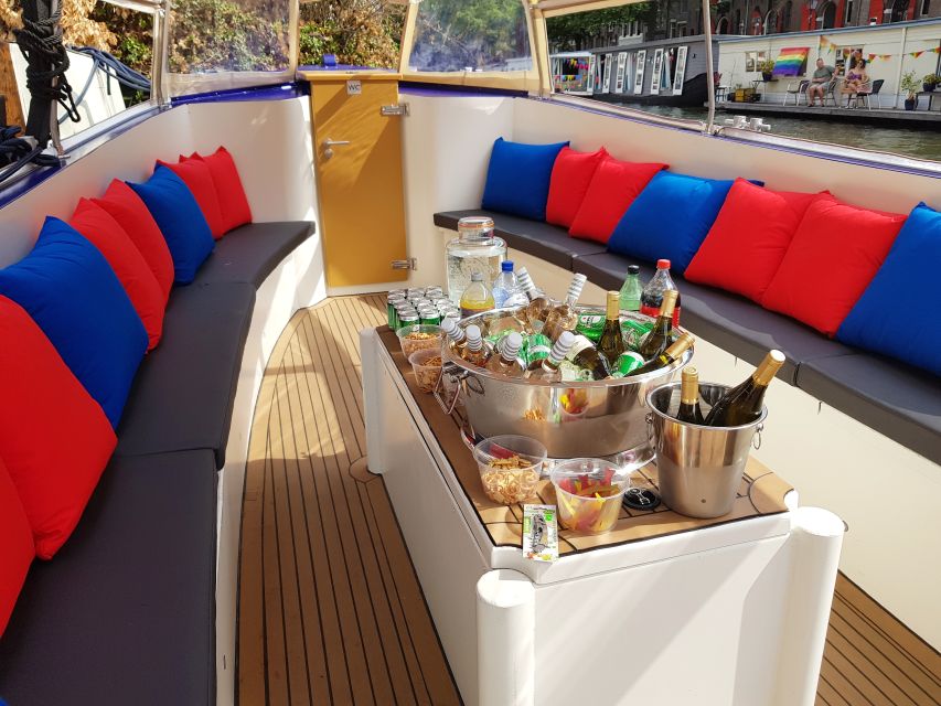 Amsterdam: Covered Canal Booze Cruise with Unlimited Drinks - The Hosts and Skippers: Why the Hour Feels Like a Story