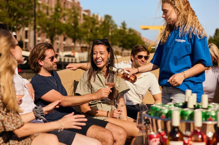 Amsterdam: Cozy Evening Canal Cruise With Open Bar Option - Key moments you should know before you board