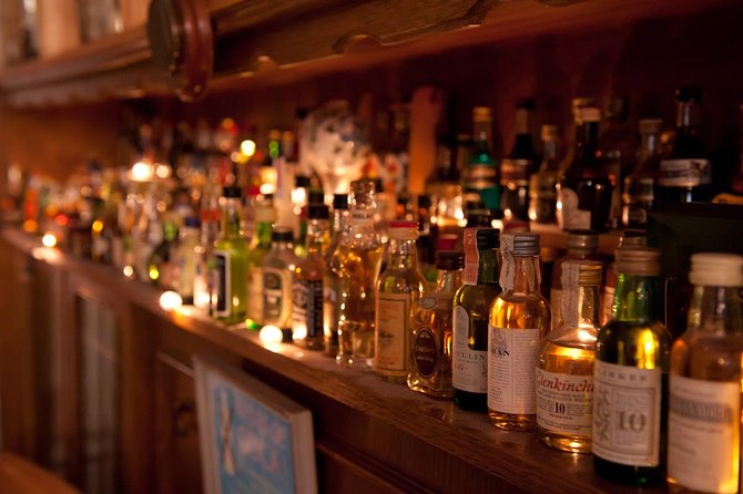 Amsterdam Craft Beer Tour - Discover the Tastiest Dutch Brews! - De Drie Fleschjes: Oldest-Bar Atmosphere and Beer Traditions
