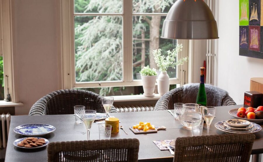 Amsterdam: Craft Dutch Pancakes in Charming Canal House - Finding the door at Verloop and walking into a small group
