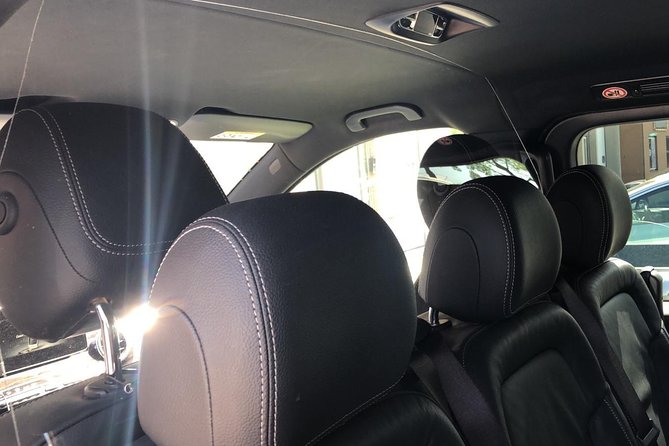 Amsterdam Cruise Port departure transfer to AMS Amsterdam Schiphol Airport - The car setup: Mercedes comfort, Wi-Fi, and air conditioning
