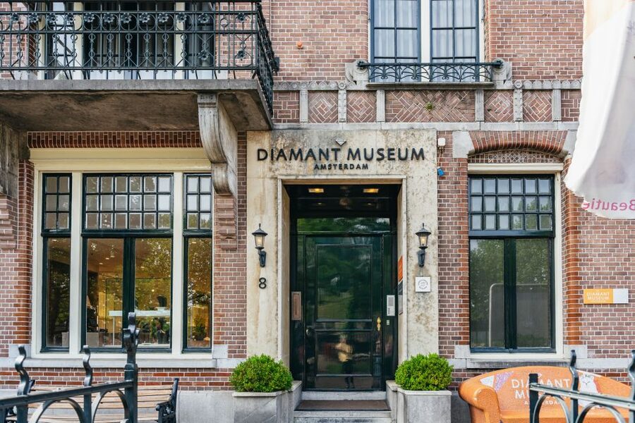 Amsterdam: Diamond Museum Entrance Ticket - The Laser Room diamond heist game (and what to expect)