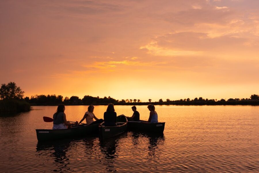 Amsterdam: Dutch Countryside Sunset Canoe Tour - Drinks Before and After, Plus the Return to Amsterdam